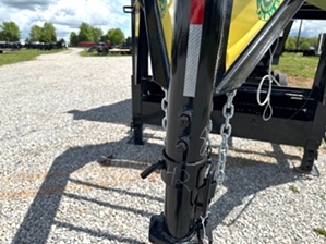 Dump trailer gooseneck 