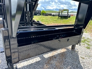 Dump trailer gooseneck 