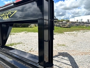 Dump trailer gooseneck 