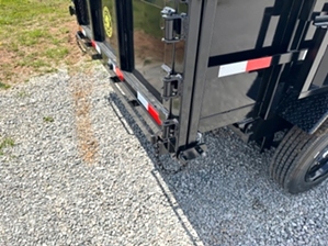 Dump trailer gooseneck 